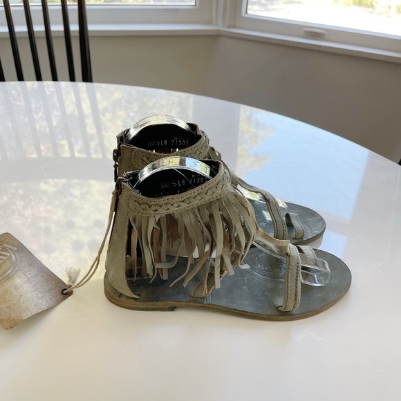 Liberty Black Vegas Fringe Sandals - 7.5 - Picture 1 of 5